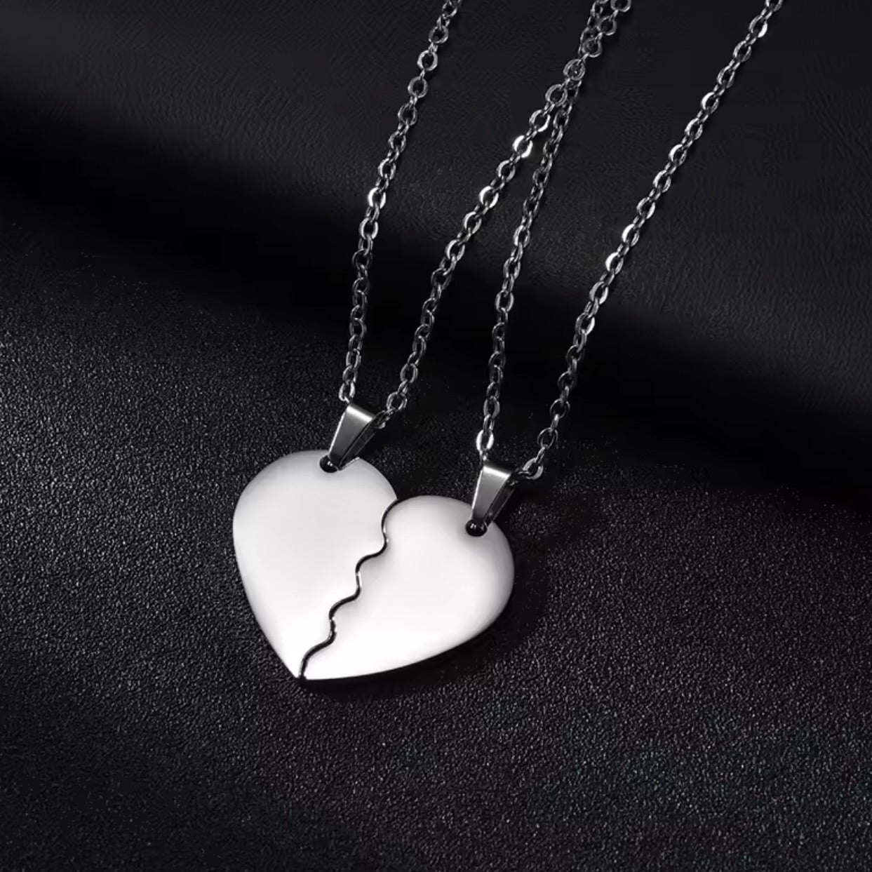 סט תליונים לב זוגי עם חריטה אישית