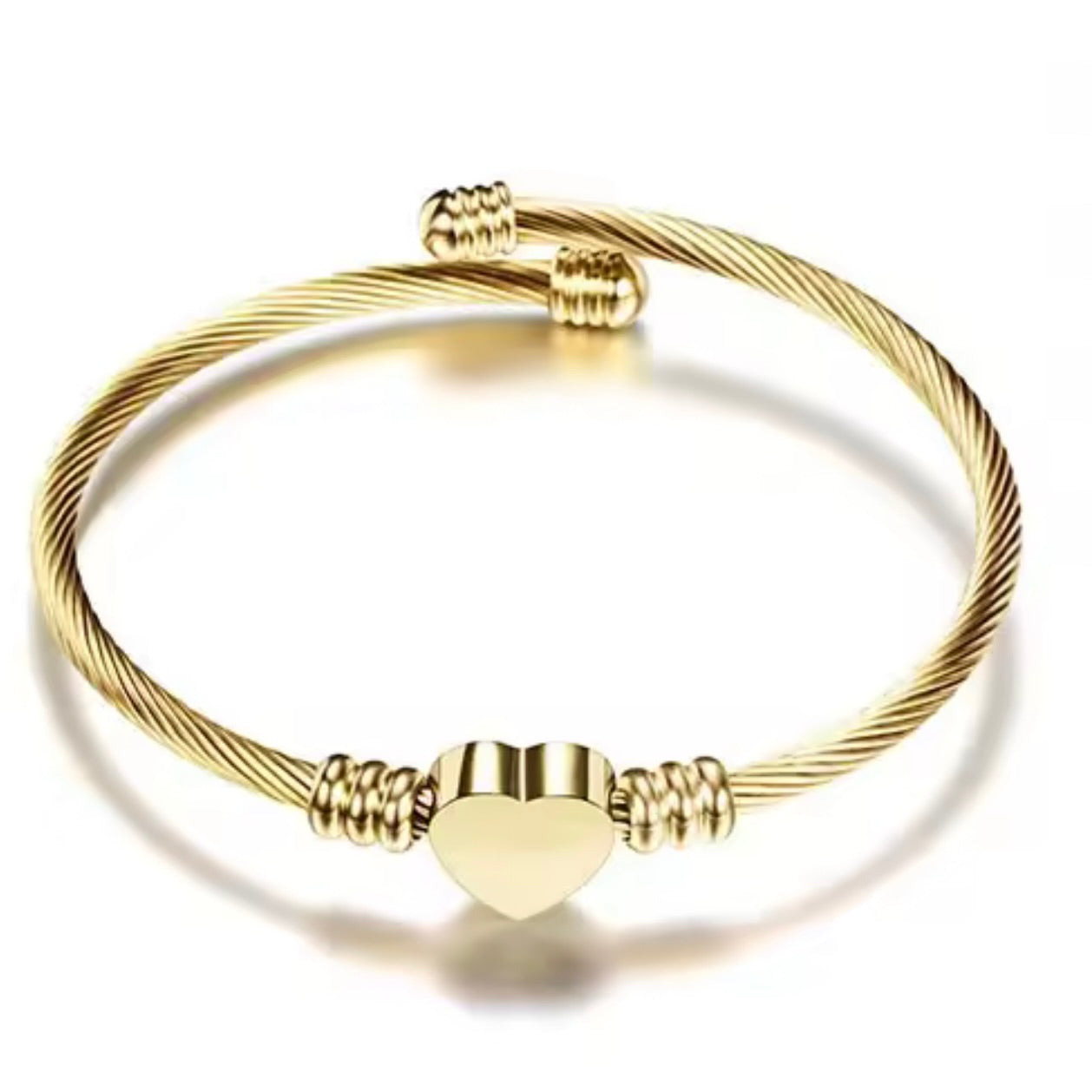 צמיד שזור לב לאישה עם חריטה אישית