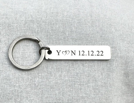 מחזיק מפתחות מלבן שטוח עם חריטה אישית