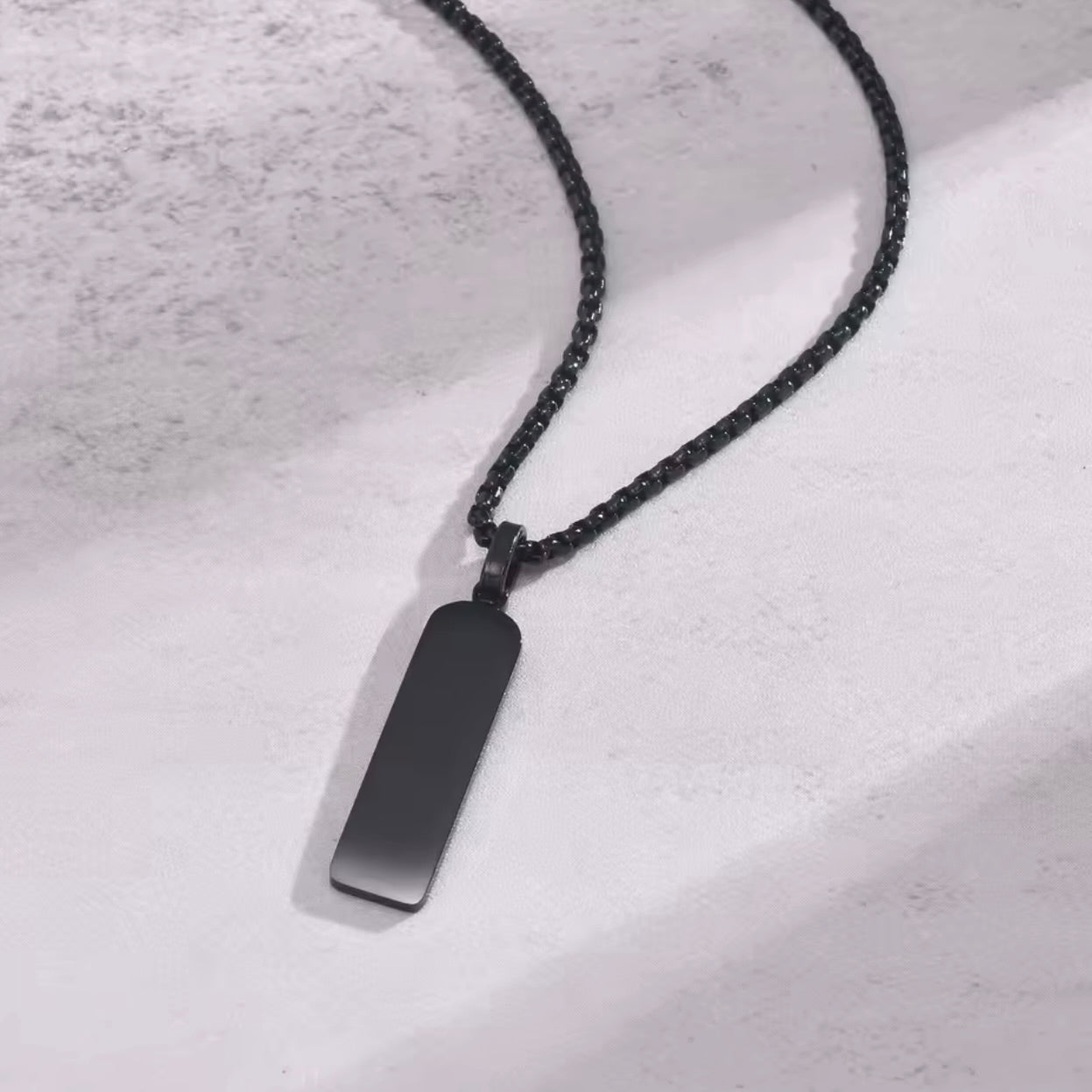 תליון מלבן עם חריטה אישית